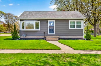1432 Evans St, Oshkosh, WI 54901