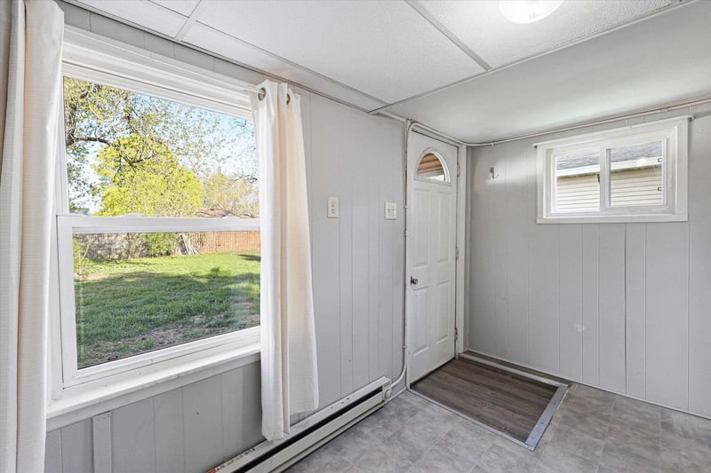 168 Gruenwald Ave, Neenah, WI 54956