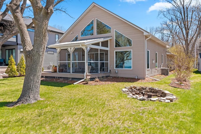 4381 Anapaula Ln, Green Bay, WI 54311-9743