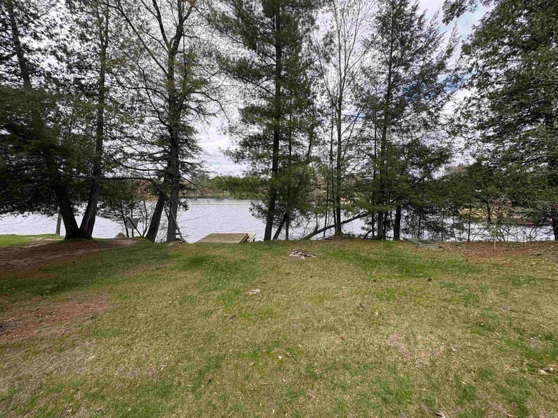 W11030 Riverside Rd, Marion, WI 54950