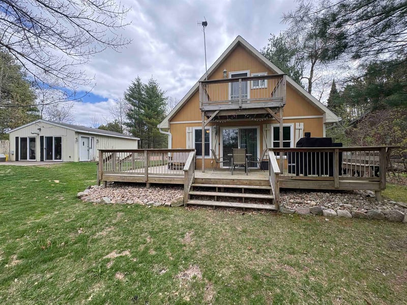 W11030 Riverside Rd, Marion, WI 54950