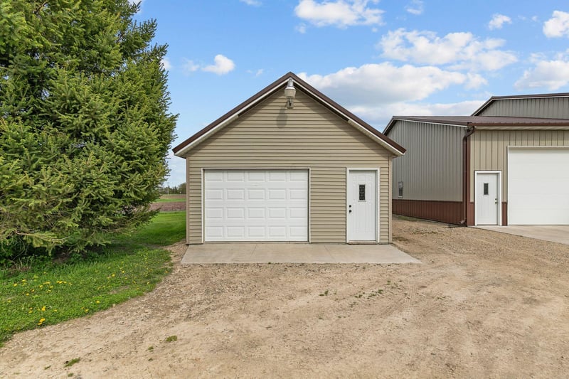 3290 Quarry Dr, Omro, WI 54963