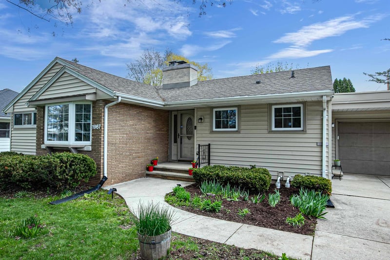 1967 Palisades Dr, Appleton, WI 54915-1024