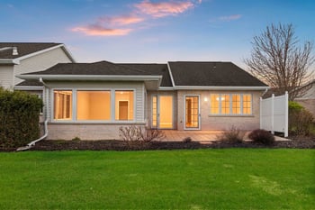 1633 Twin Lakes Cir, Green Bay, WI 54311-5671