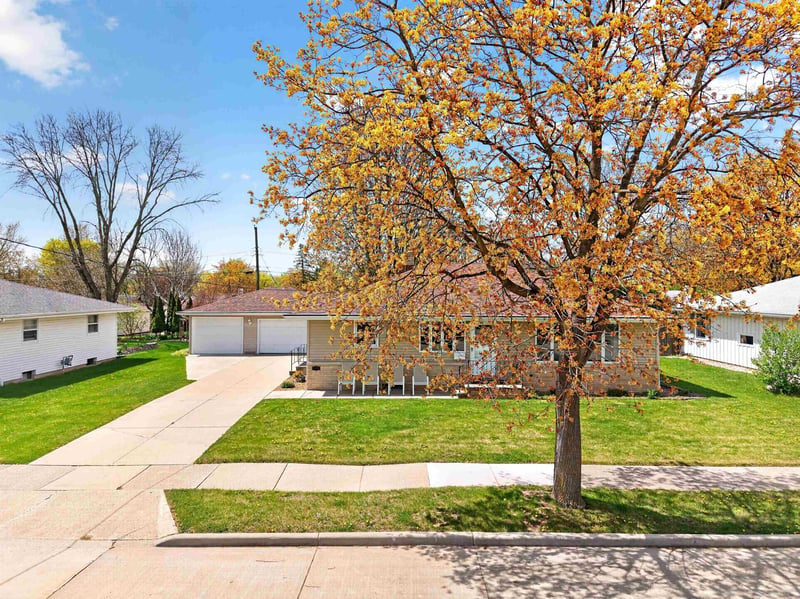 2101 Welhouse Dr, Kaukauna, WI 54130-0000