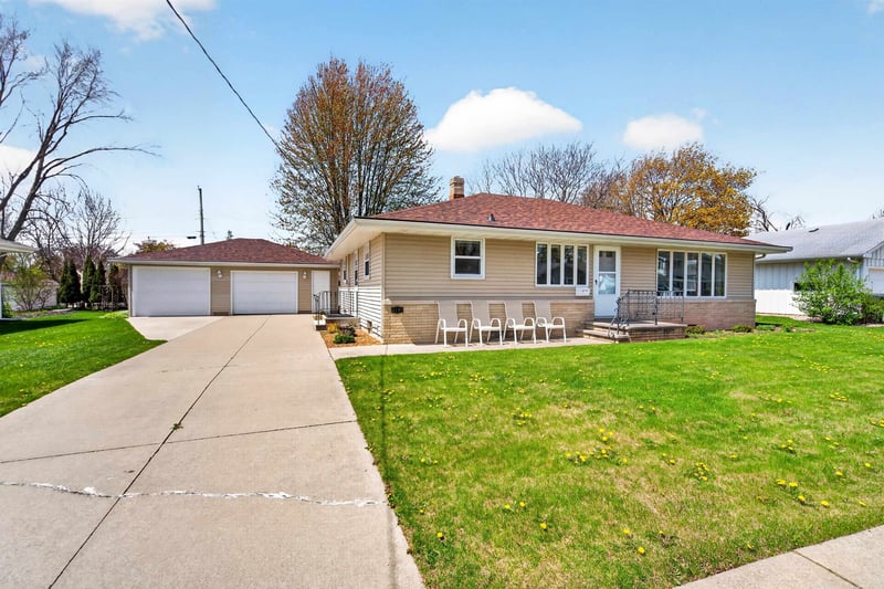 2101 Welhouse Dr, Kaukauna, WI 54130-0000
