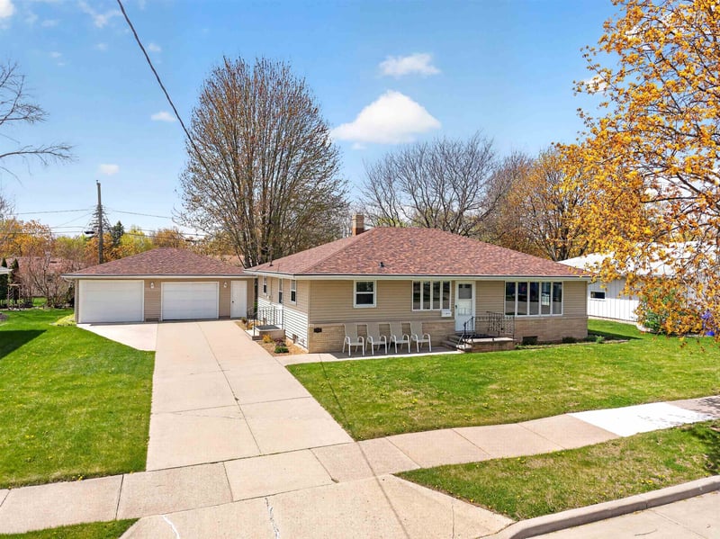 2101 Welhouse Dr, Kaukauna, WI 54130-0000