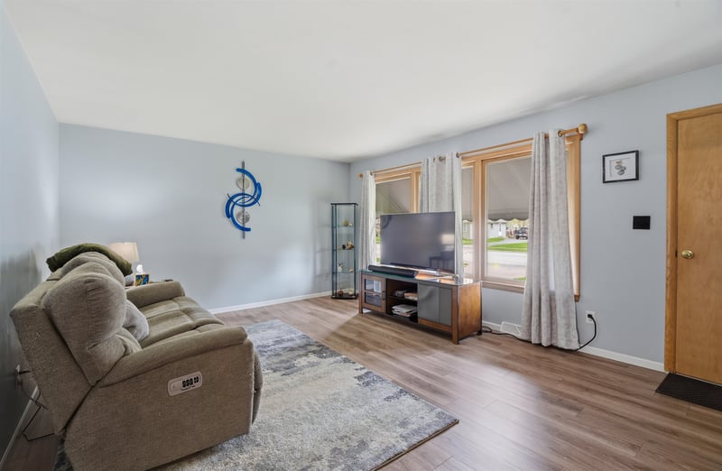 920 London St, Menasha, WI 54952