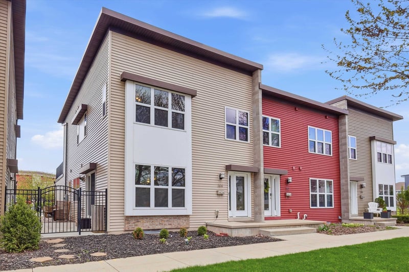 304 Van Buren St, Green Bay, WI 54301-4829