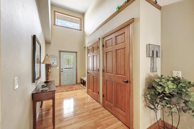 1241 Prairie Falcon Trl, Green Bay, WI 54313-7177