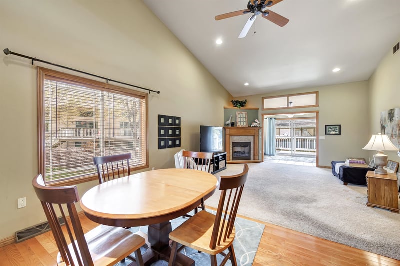 1241 Prairie Falcon Trl, Green Bay, WI 54313-7177