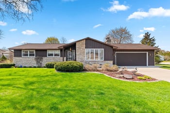2218 Town Hall Rd, Green Bay, WI 54311-6330