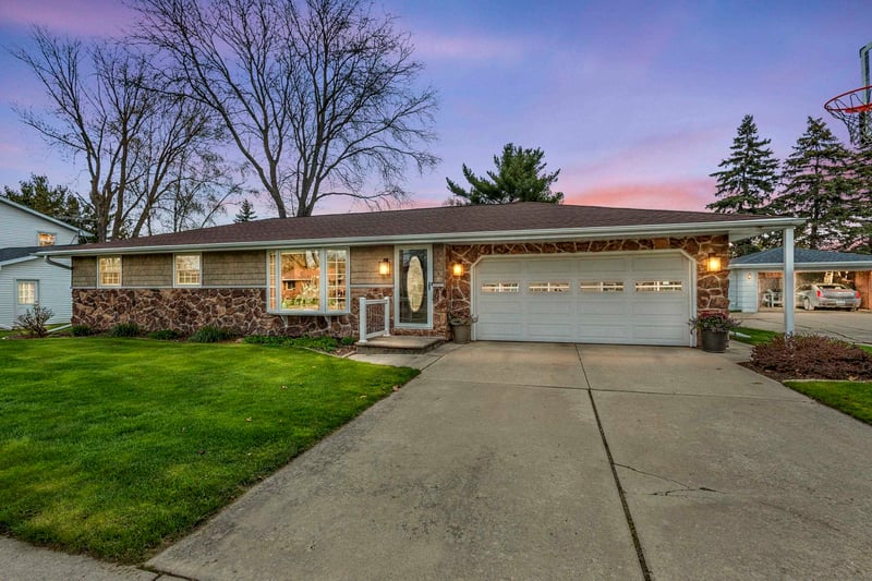 1698 Nancy Ave, Green Bay, WI 54303