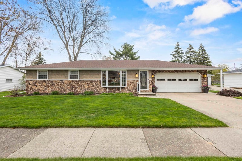 1698 Nancy Ave, Green Bay, WI 54303
