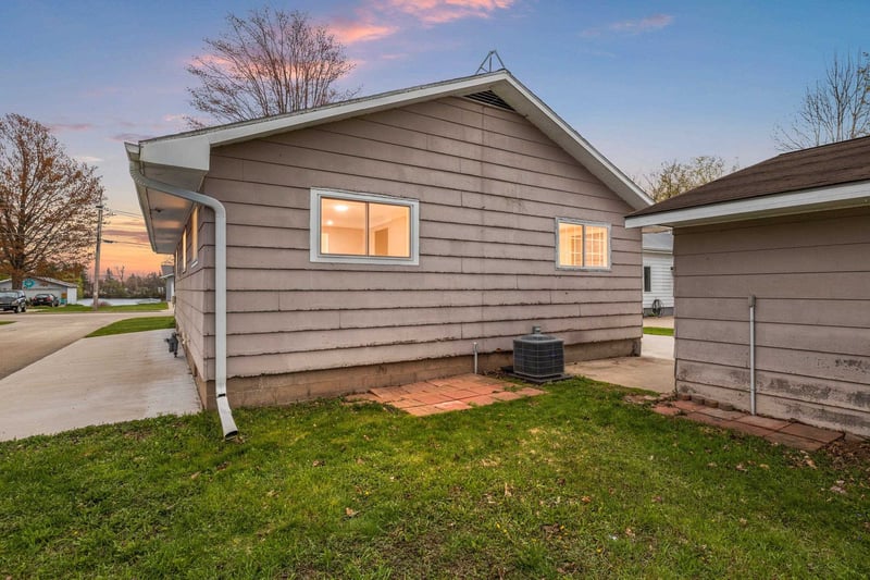 221 River Hts, Shawano, WI 54166