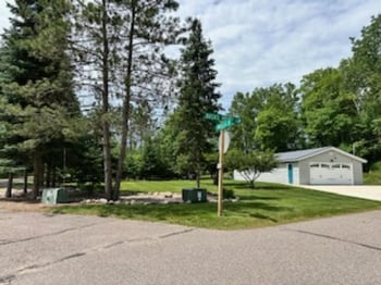 16164 Bucks Point Ln, Mountain, WI 54149