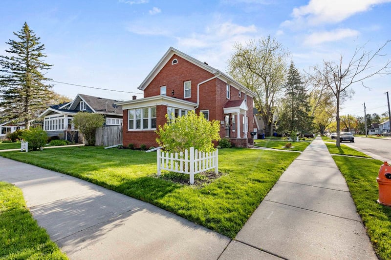 1305 Lawrence St, Appleton, WI 54914