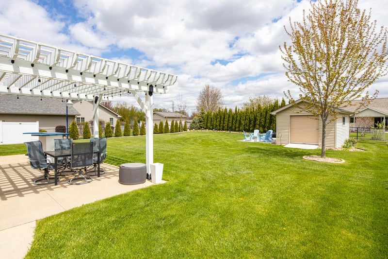 N1734 Hot Springs Ct, Greenville, WI 54942