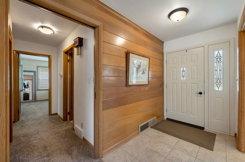 1318 Oregon St, Green Bay, WI 54303
