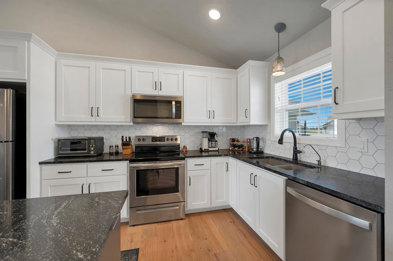 829 Sharon Ln, Pulaski, WI 54162