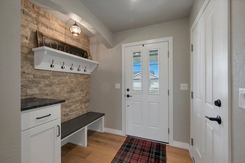 829 Sharon Ln, Pulaski, WI 54162