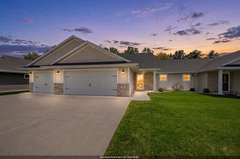 829 Sharon Ln, Pulaski, WI 54162