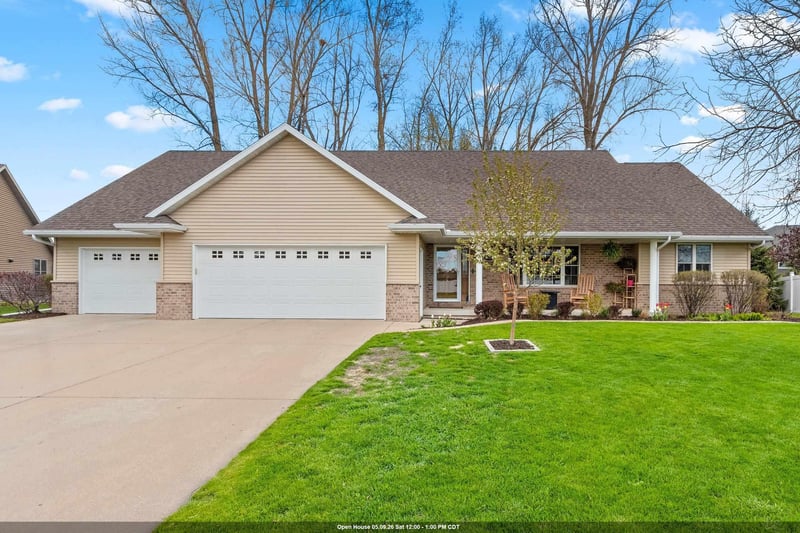 2460 Warm Meadows Dr, Green Bay, WI 54303-6025
