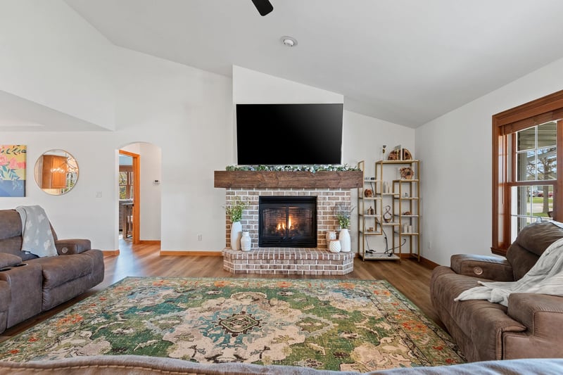 2460 Warm Meadows Dr, Green Bay, WI 54303-6025
