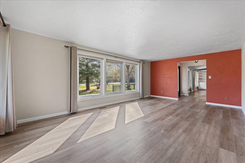 4482 Forest Rd, Oneida, WI 54155-9115