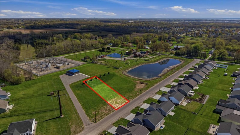 1535 Freedom Meadows Dr, Neenah, WI 54956