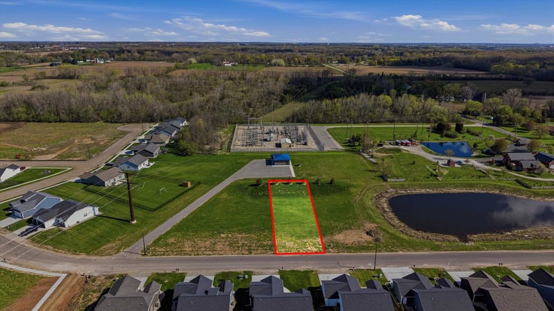 1535 Freedom Meadows Dr, Neenah, WI 54956