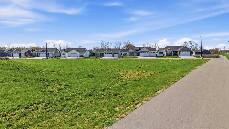 1539 Freedom Meadows Dr, Neenah, WI 54956