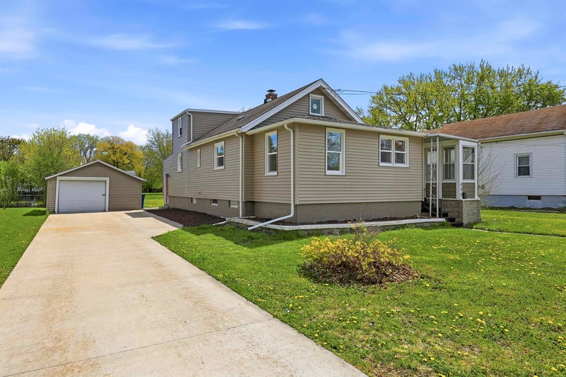 400 Dakota St, Oshkosh, WI 54902