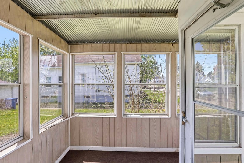 400 Dakota St, Oshkosh, WI 54902
