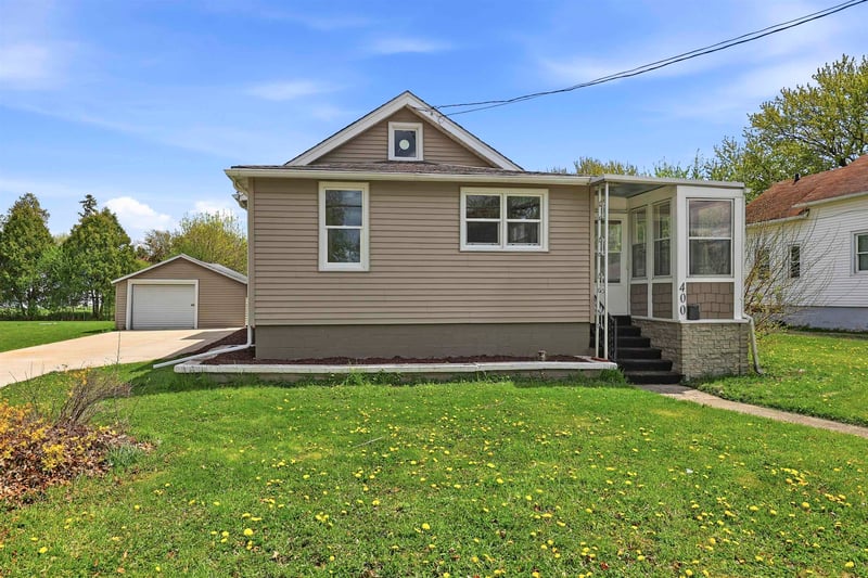 400 Dakota St, Oshkosh, WI 54902