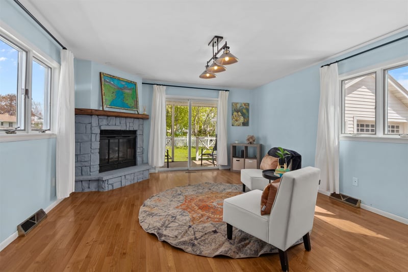 672 8th Ave, Oshkosh, WI 54902-5857