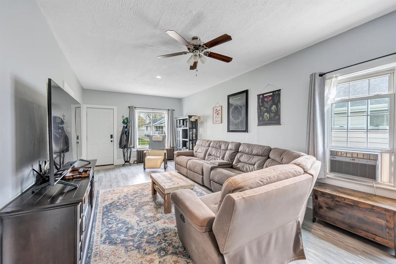 1104 13th Ave, Green Bay, WI 54304