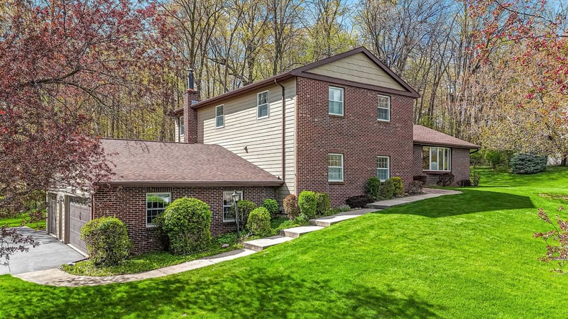 6283 Rosewood Dr, Appleton, WI 54913