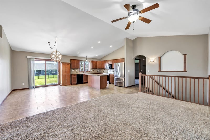 W7035 Glen Valley Dr, Greenville, WI 54942