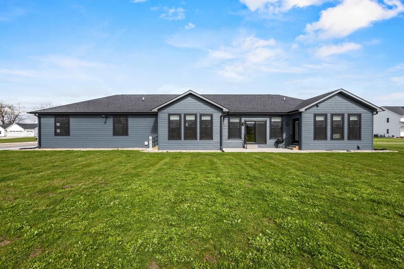 1765 Honor St, Neenah, WI 54956-5619