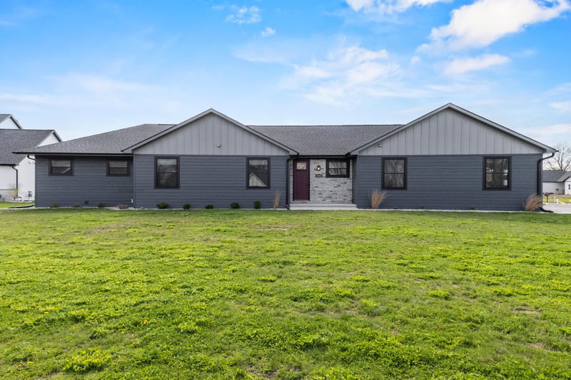 1765 Honor St, Neenah, WI 54956-5619