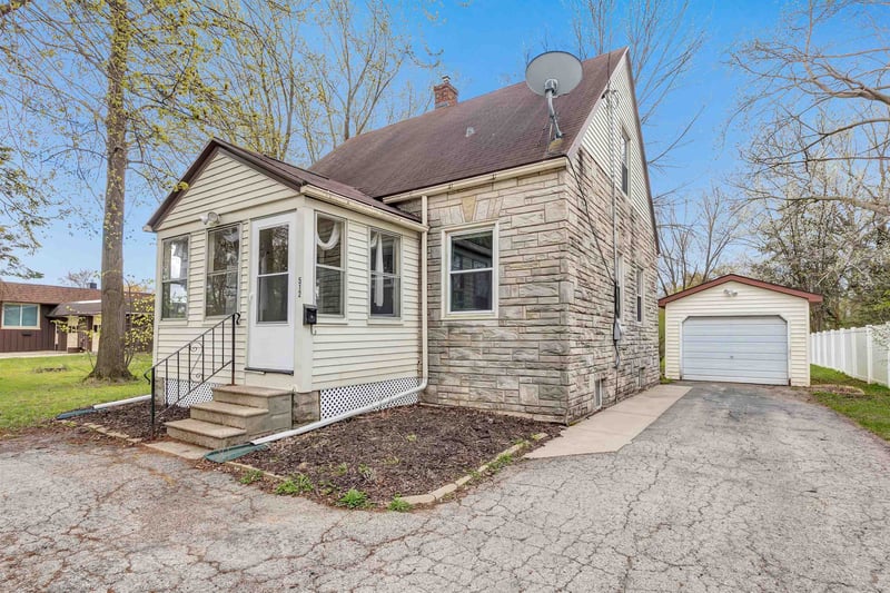 512 Allouez Ave, Green Bay, WI 54301