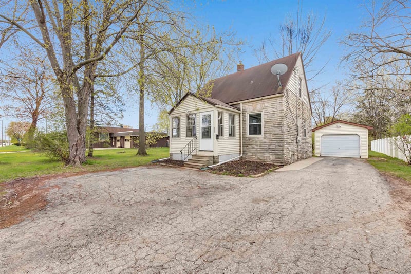 512 Allouez Ave, Green Bay, WI 54301