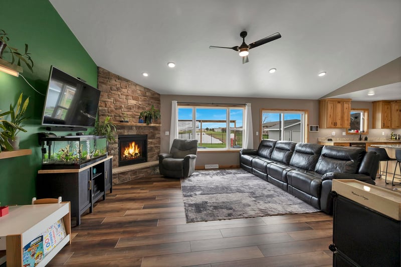 1724 Bridge Port Cir, De Pere, WI 54115