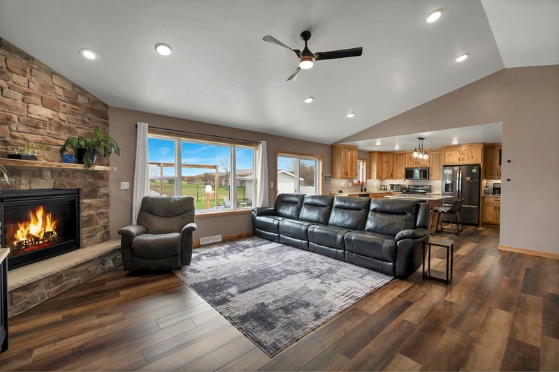 1724 Bridge Port Cir, De Pere, WI 54115