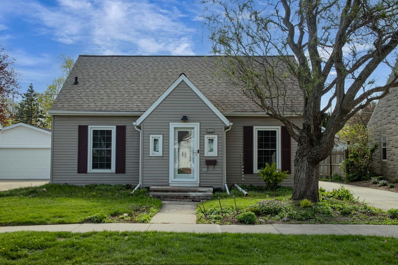 1916 Clark St, Appleton, WI 54911