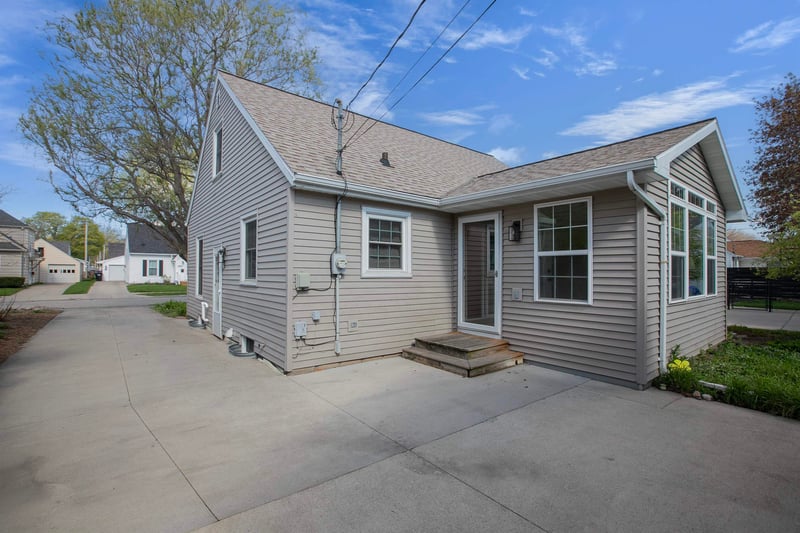 1916 Clark St, Appleton, WI 54911