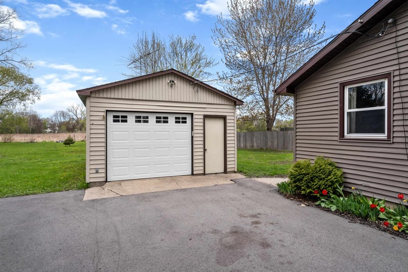 607 Hunters Point Rd, Neenah, WI 54956-4905