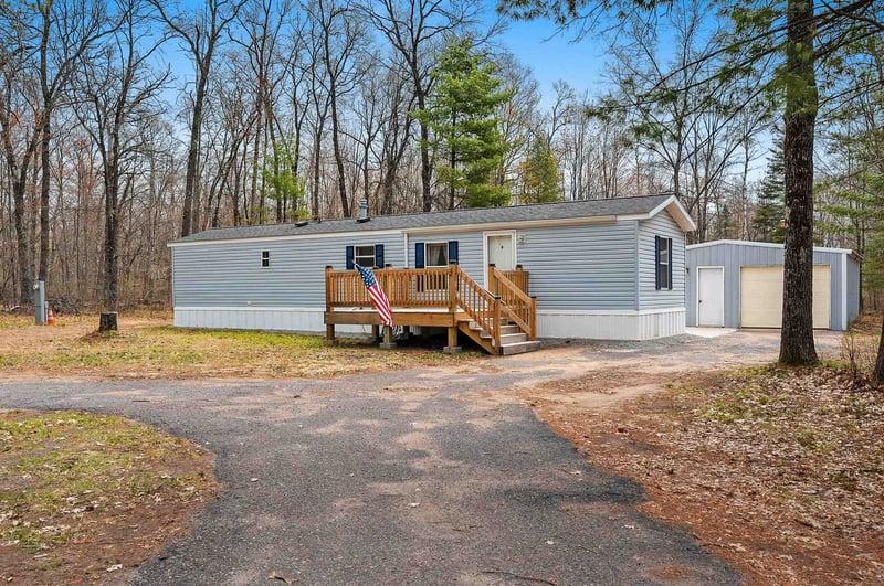 16316 Martin Ln, Crivitz, WI 54114