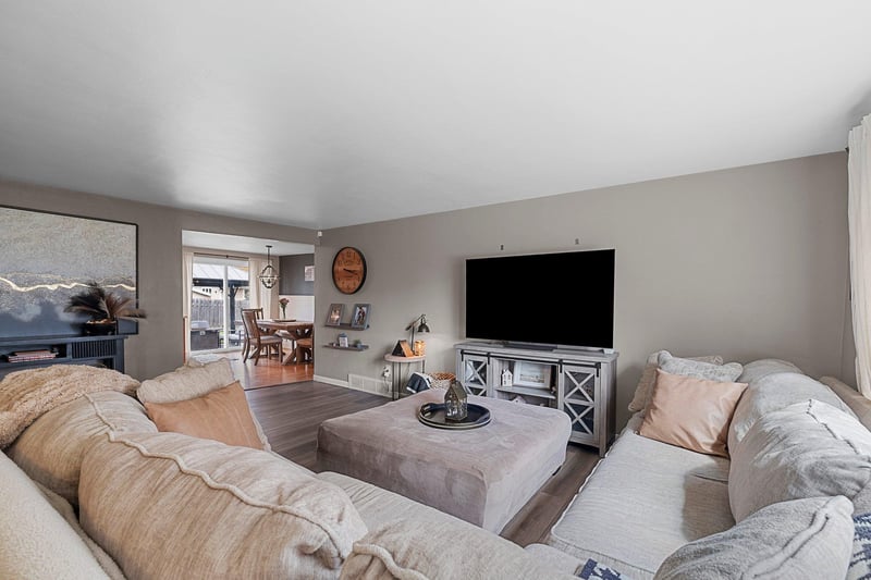 980 Mancel Ln, Green Bay, WI 54304-4425